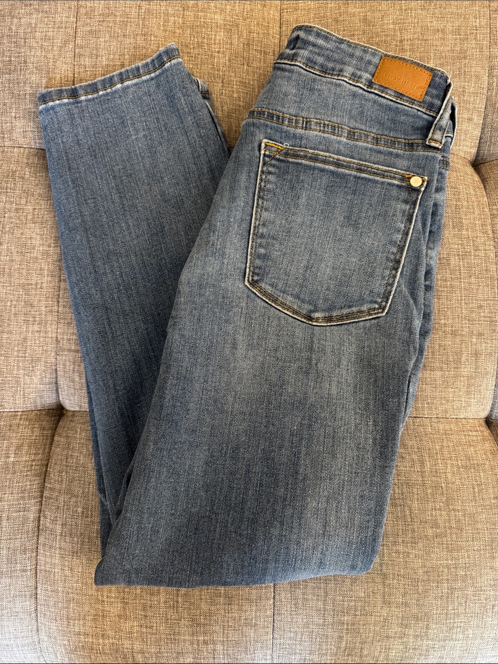 Judy Blue Medium Wash Straight Leg Women’s Jeans